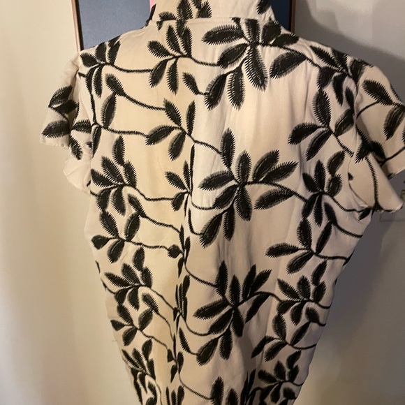 Luna Rae cream top with black embroidered leaves Sz XL - Picture 3 of 6